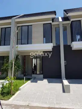 Rumah Citraland North West Lake Surabaya 2 Lantai Hadap Selatan