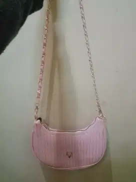 Tas murmer cantik