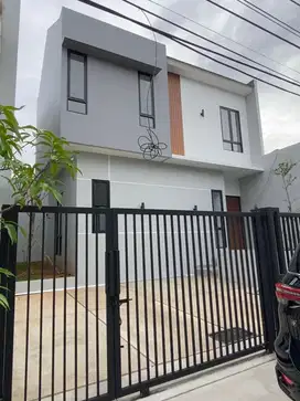 Rumah Minimalis 2 Lantai di Komplek Walikota, Sukapura, Jakarta Utara