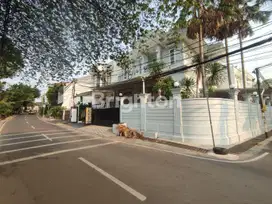 Rumah Furnished 2 Lantai Duren Tiga Kalibata Pancoran Jakarta Selatan