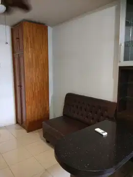 Sewa Apartemen gading nias EMERALD 2kamar lt 23 full furnished