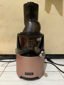 Slow juicer/mesin juicer/ kuvings EVO820
