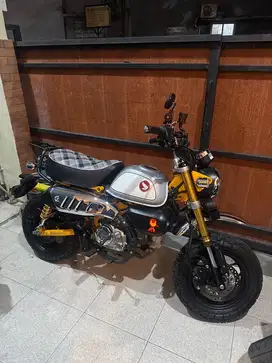 Honda Monkey 5 speed 2024