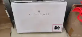 Alienware - m18 R2 18 165Hz  Laptop QHD - Intel Core 14th Gen i9