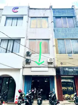 Dijual ruko 3,5 lantai lokasi strategis pejaten jakarta selatan