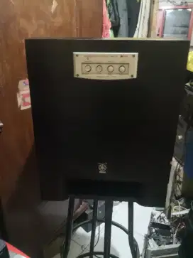 Subwoofer aktif yamaha 10inch