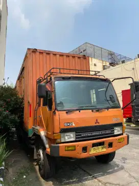 Mitsubishi fuso 220ps tronton 6x2 super long tahun 2016 bok 9.6 m ASLI