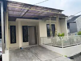 Disewakan Rumah Asri aman murah bebas banjir. Baru renovasi