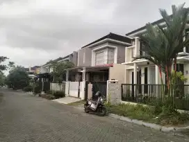 Strategis! Rumah Mewah Akordion UB Suhat Kota Malang