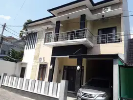Rumah tingkat 2, dilingkungan perumahan