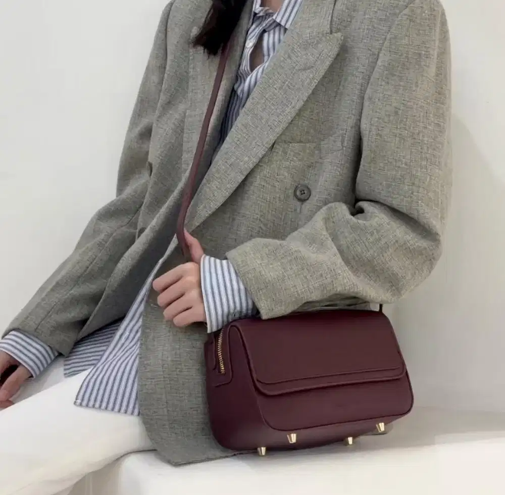 burgundy sling bag
