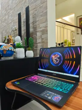 Laptop MSI Cyborg 15 I7 13620H RTX4060 8GB x rog tuf victus