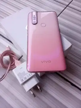 Hp Istri Vivo V15 8/256 Hp+Dosbuk Minus dikit