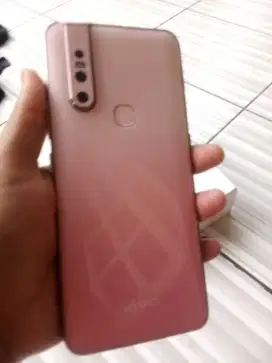 Hp Istri Vivo V15 8/256 Hp+Dosbuk Minus