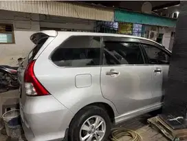 Toyota Avanza veloz 1.5 AT thun 2015 pajak panjang mesin halus gan.