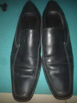 JUAL CEPATSEPATU ANDRE VALENTINO KONDISI BAGUS DAN MULUS