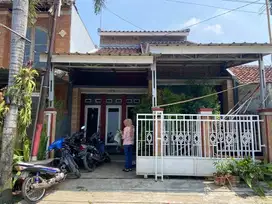 Jual cash 335jta perum Paspampres Cileungsi 2 lantai 3 kmr tdr,mandi 2