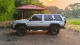 Nissan Terano AJ/Limited