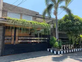 Nyaman, Megah, Murah - Dijual Rumah 2 lantai di Manyar.