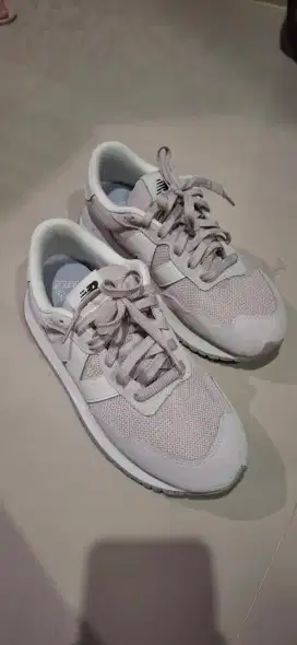 New Balance 237