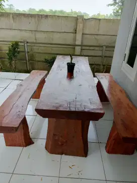 MEJA KAYU UTUH SOLIT