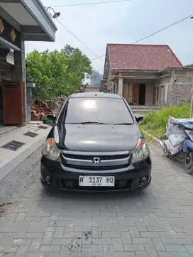 Honda Stream 2.0 Triptonik