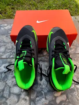 sepatu basket Nike GT Academy Jump size 43