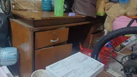 Meja kantor bahan kayu jati