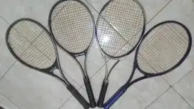 Raket tenis Made in japan