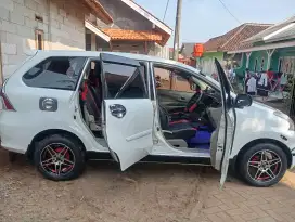 Jual Daihatsu Xenia R Sporty 1,3 2012