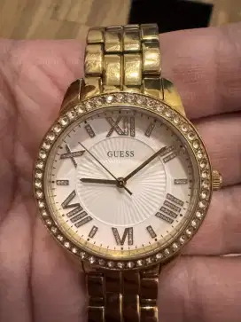 Jam Tangan Wanita GUESS Gold