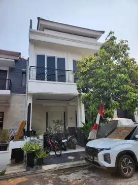 Rumah 3 Lantai Mewah Cluster Harmoni Harapan Indah