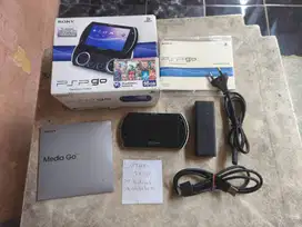 Playstation Portable PSP Go Black 16GB Fullset Full Game 10