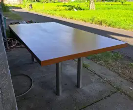 Mekab rapat meja mitinh