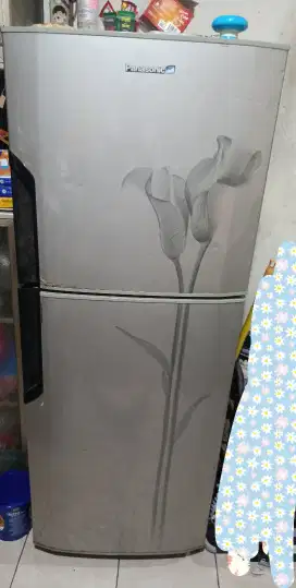 Kulkas Panasonic 2 pintu