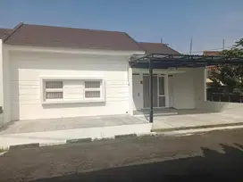 DISEWAKAN RUMAH BARU RENOV DEKAT TELKOM UNIVERSITY
