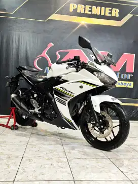 R25 Putih mutiara 2017 mewah murah siap gass.Anugerah motor rungkut