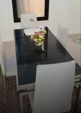 Meja makan granit 4 kursi