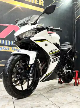 R25 Putih mutiara 2017 mewah murah siap gass.Anugerah motor rungkut