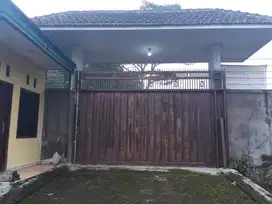 RUMAH DAN GUDANG LOKASI PUJON PANDESARI KABUPATEN MALANG