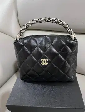 VIP Gift handbag / slingbag Chanel