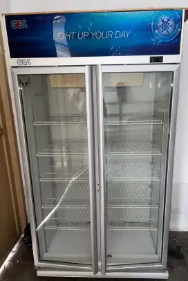 Di jual Showcase 2 Pintu Merek:GEA