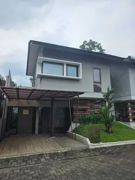 Rumah Furnished Komplek Boemi Sambara dekat Setraduta
