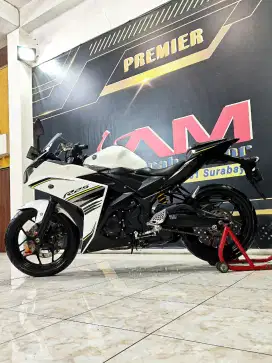 R25 Putih mutiara 2017 mewah murah siap gass.Anugerah motor rungkut