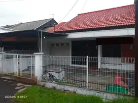 Rumah Strategis Tengah Kota di Komplek Muara