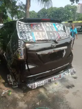 Bengkel cat mobil