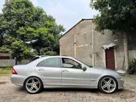 Mercedes-Benz C240 2005 Bensin