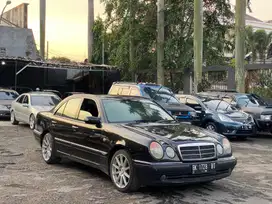 Mercedes-Benz E230 1998 Bensin