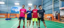 Kursus bulutangkis dewasa Putri