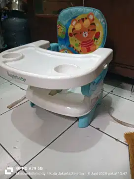 Kursi makan anak